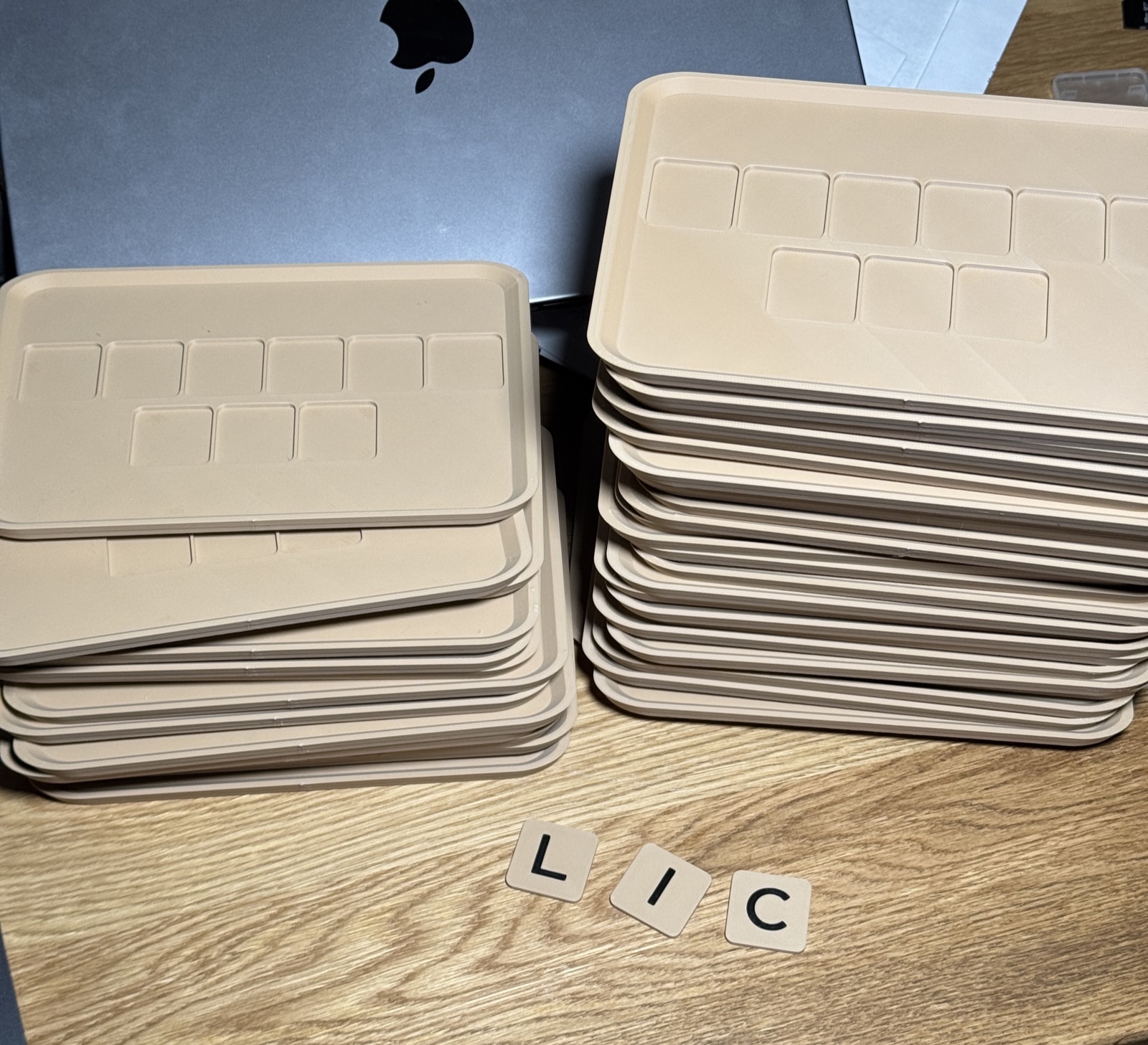 Letter pieces in production, dual-color printing with AMS